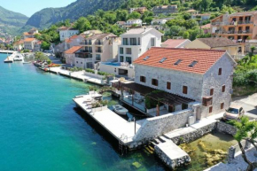 Waterfront Villa in Muo